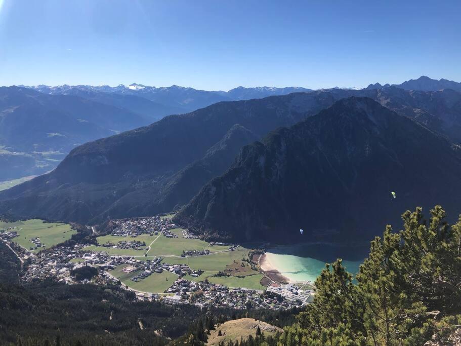 Urban Alpine Penthouse With Lake View Maurach  Buitenkant foto