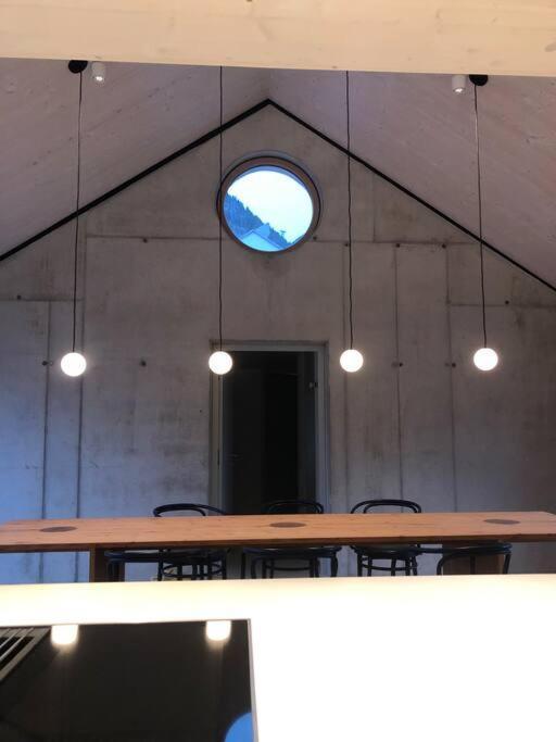 Urban Alpine Penthouse With Lake View Maurach  Buitenkant foto