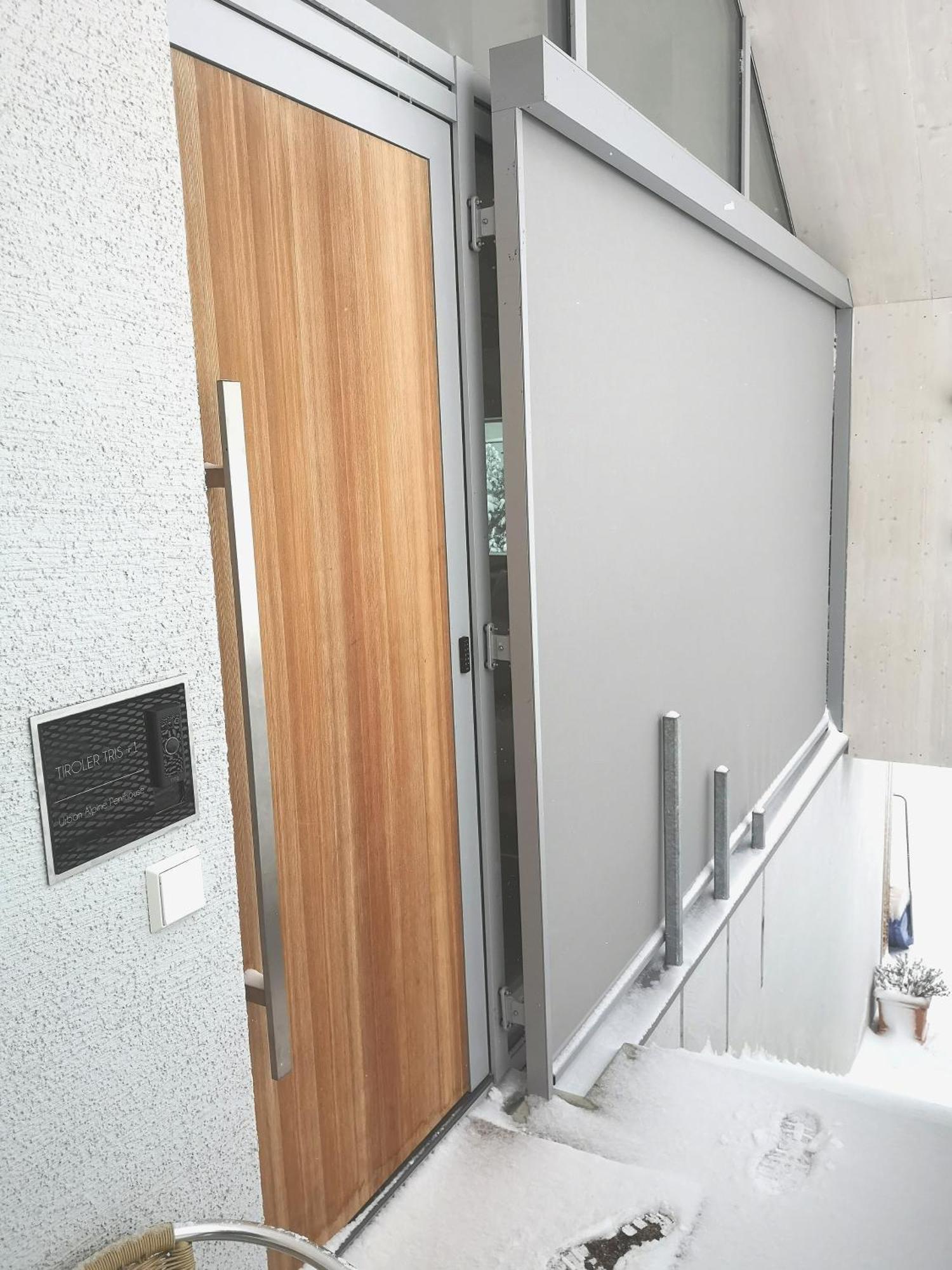 Urban Alpine Penthouse With Lake View Maurach  Buitenkant foto